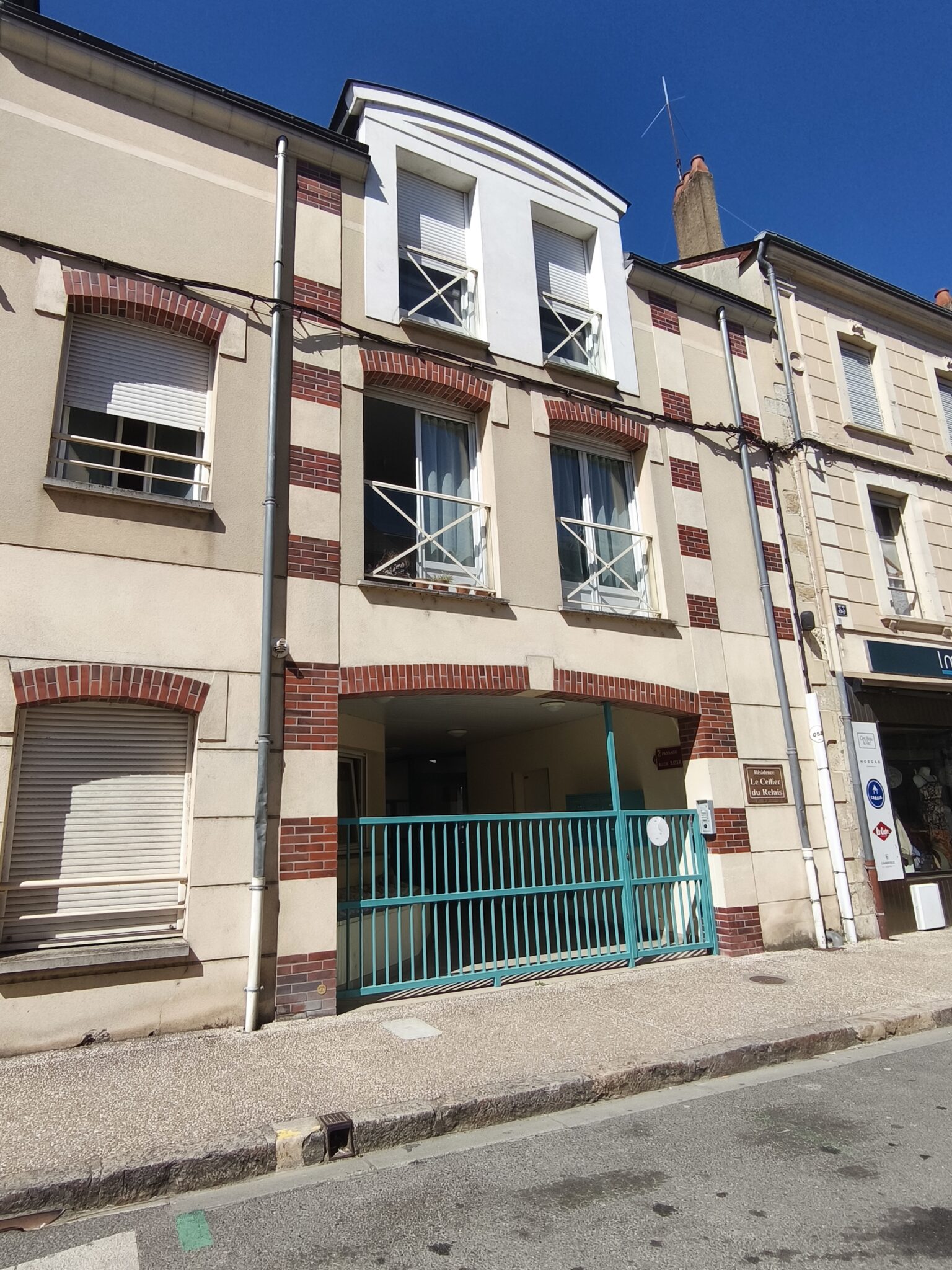 Appartement Appartement T3. 80 m2. Dernier étage. Petite Copropriété. DPE C à Bonneval