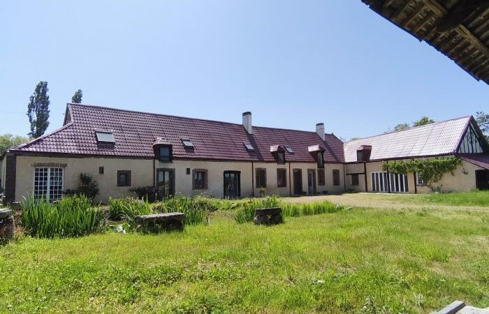 Maison Corps de ferme avec dépendances à Châteaudun