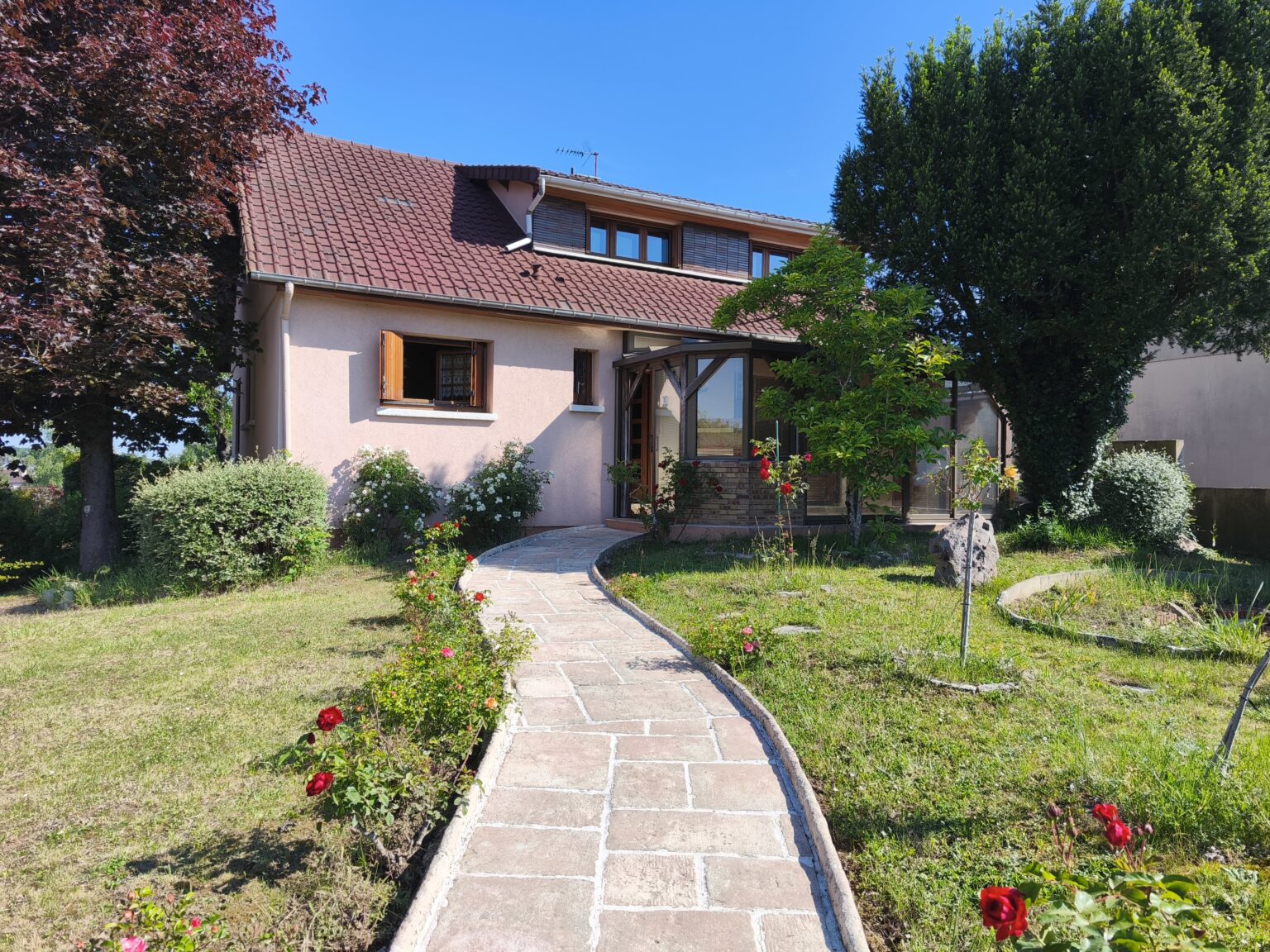 Maison Maison individuelle en ville proche écoles et commerces. à Lucé