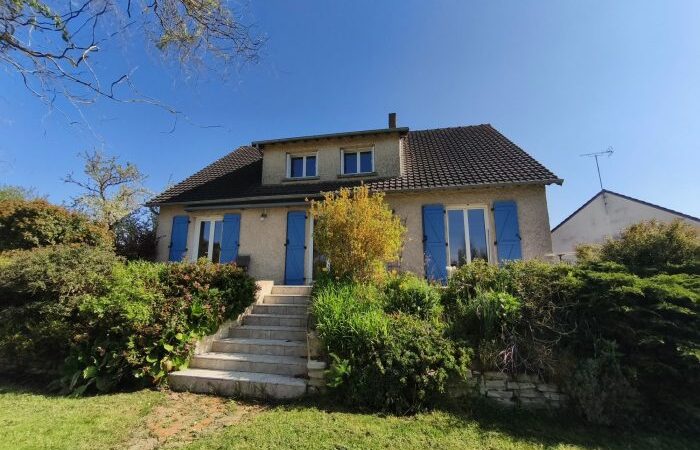 Maison Maison spacieuse et lumineuse. à Châteaudun